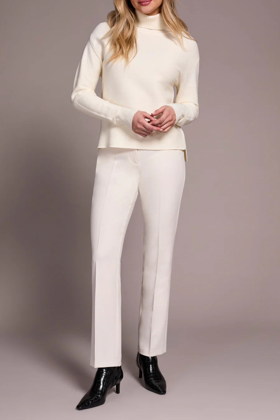 WOMENS SEQUENCE TURTLENECK-CREAM