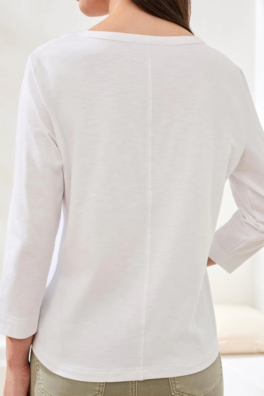 3/4 SLEEVE SCOOP NECK TOP WITH BUTTONS-WHITE