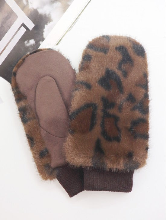 Faux Fur Leopard Print Mittens