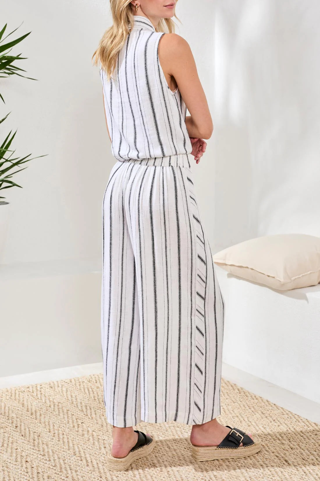 Crop Pull On Flowy Wide Pant w/Pockets White/Black