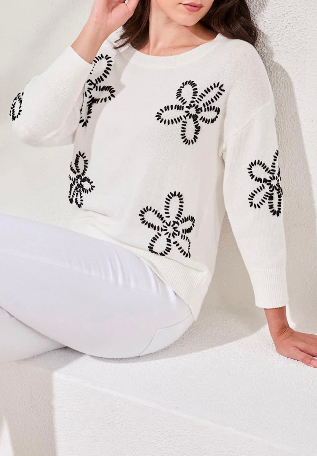 CREW NECK SWEATER/FLOWERS