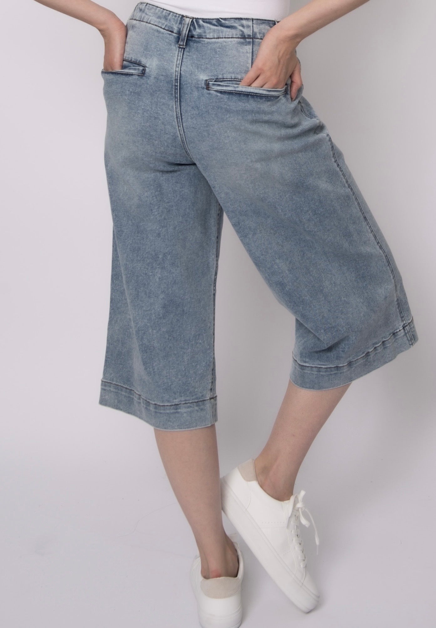 Jade Stretch Denim Capri-Light Denim