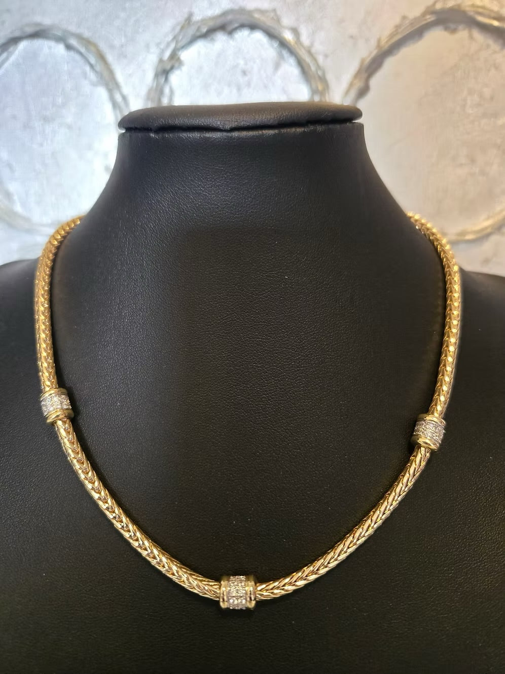 Elegant Designer Look Necklace