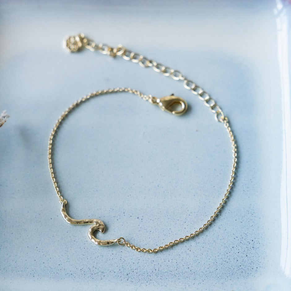 Tiny Wave Chain Bracelet-gold