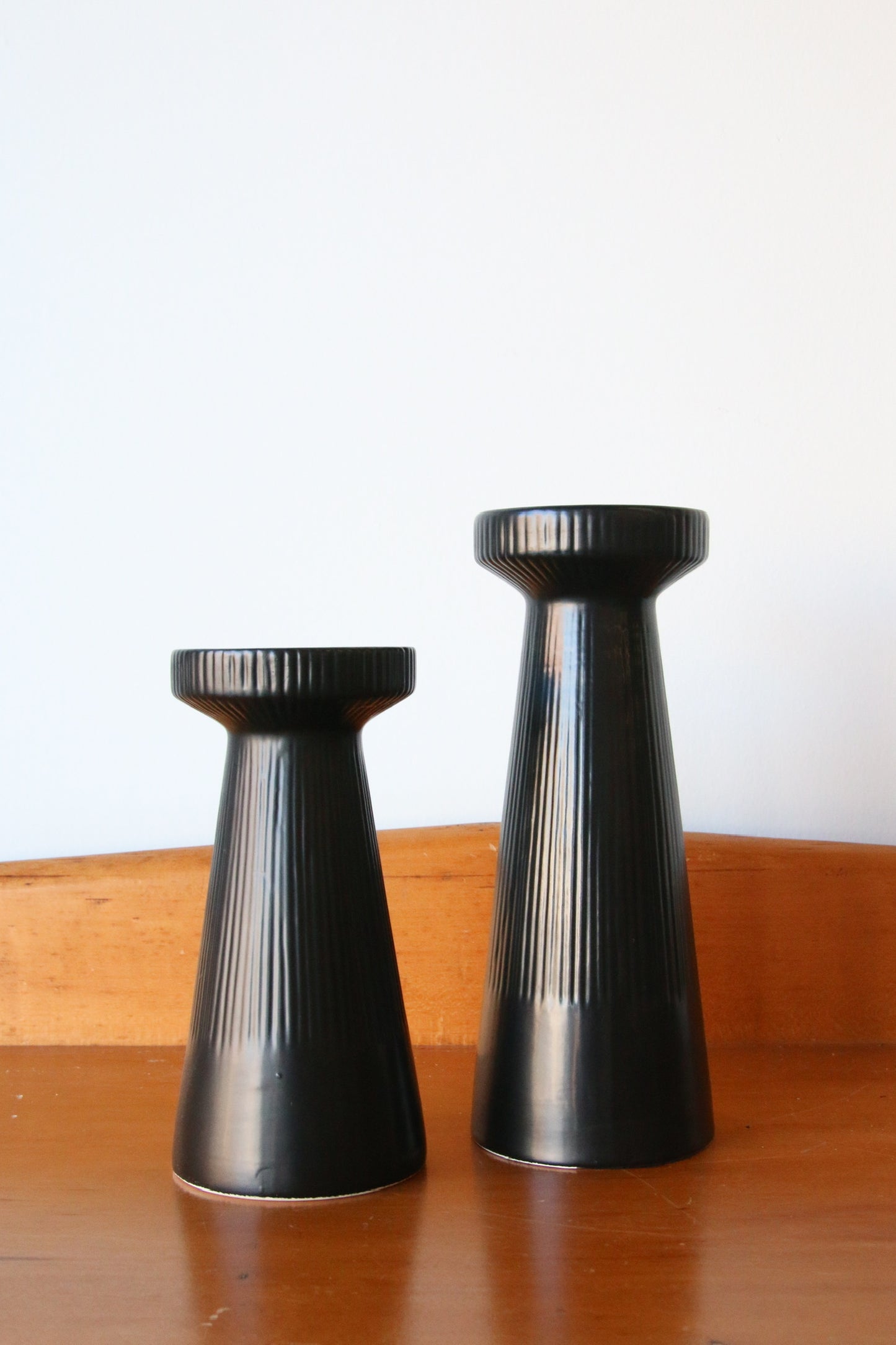 Large Ribbed Pillar Holder