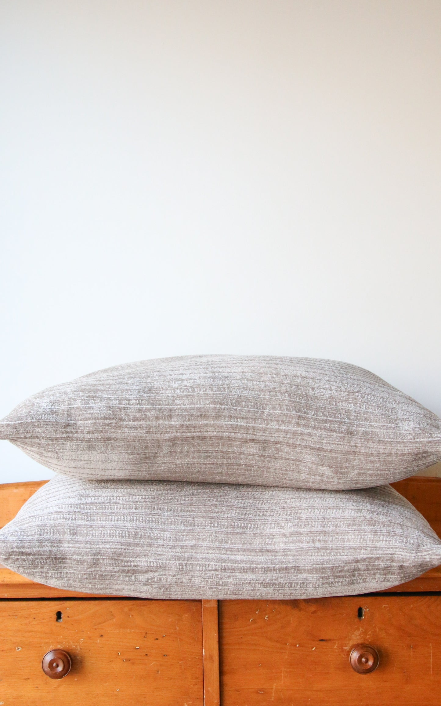 HIPPY CHENILLE DECORATIVE PILLOW-TAUPE(final sale)