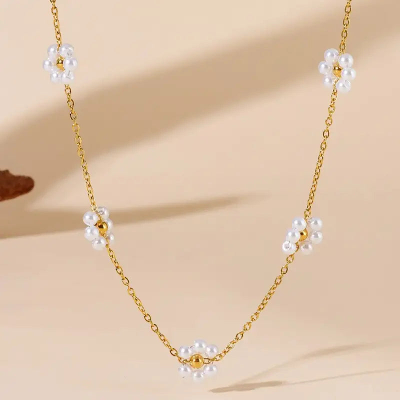 Daisy Mae Necklace-White