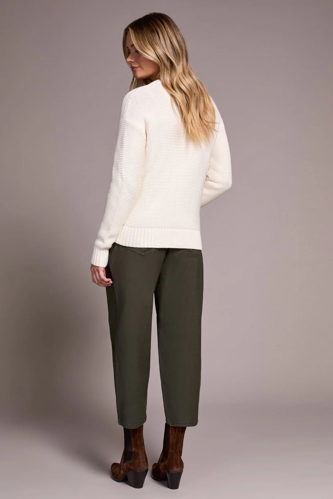 COTTON YARN BUTTON-FRONT CARDIGAN WITH SPECIAL WASH-EGGSHELL