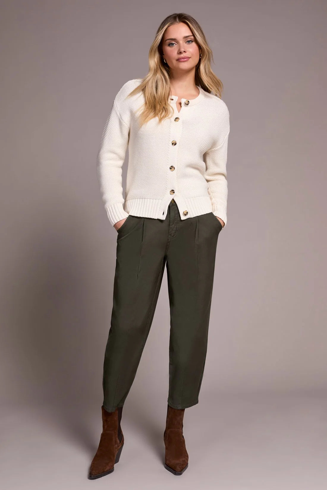 COTTON YARN BUTTON-FRONT CARDIGAN WITH SPECIAL WASH-EGGSHELL