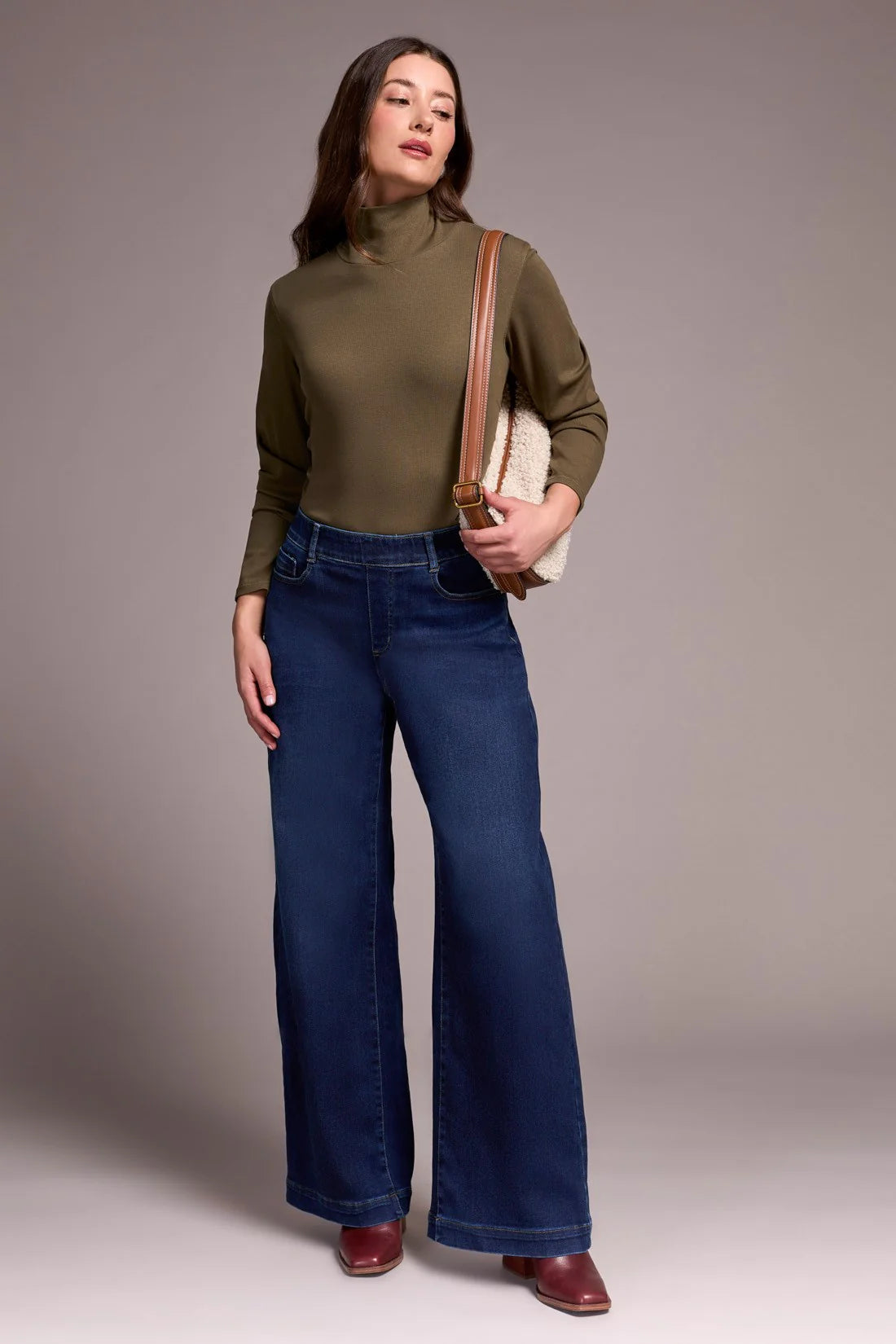 AUDREY BOUNDLESS STRETCH DENIM PULL-ON FLARE JEANS