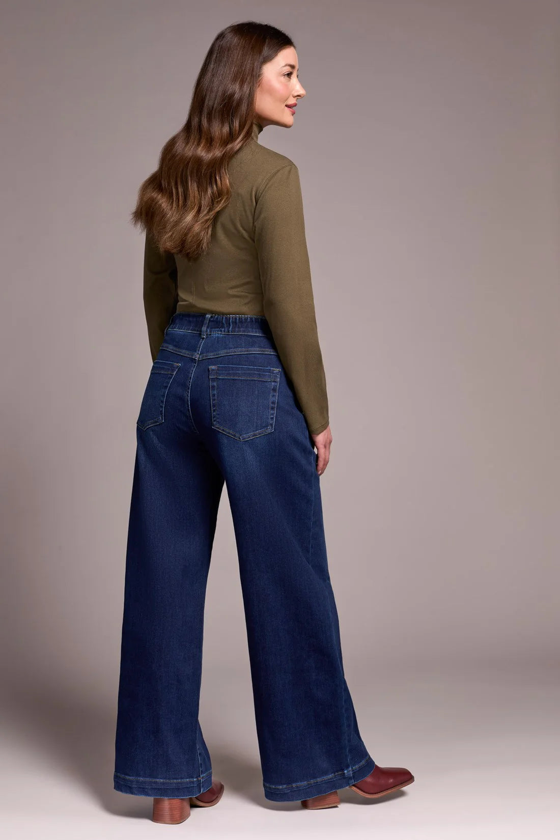 AUDREY BOUNDLESS STRETCH DENIM PULL-ON FLARE JEANS