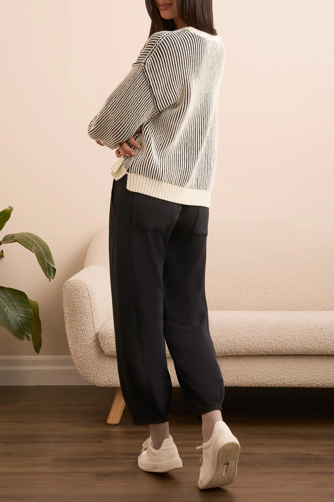 Crew Neck Sweater With Side Slits-Black