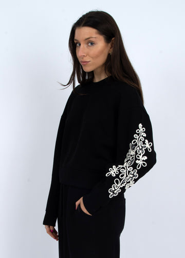 Lucie Pullover-Black Calla Lily
