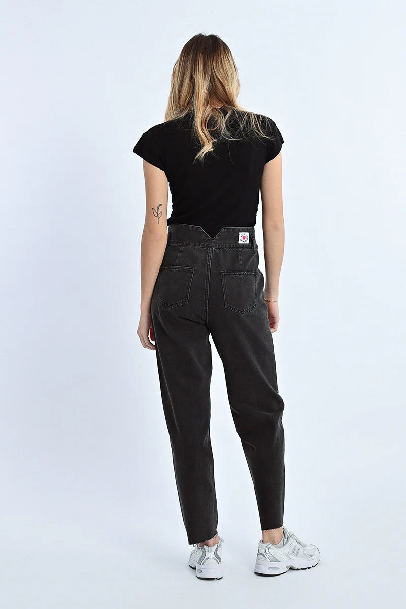 High Cut Jeans