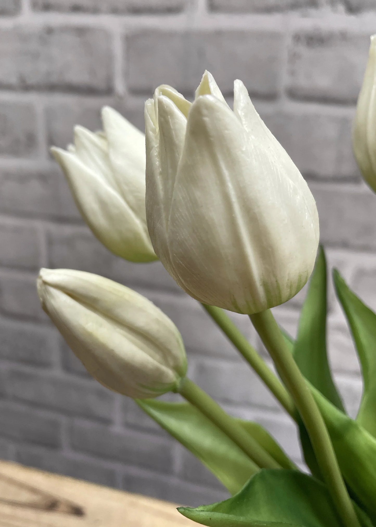 FRESH TOUCH MINI TULIP BUNDLE-WHITE