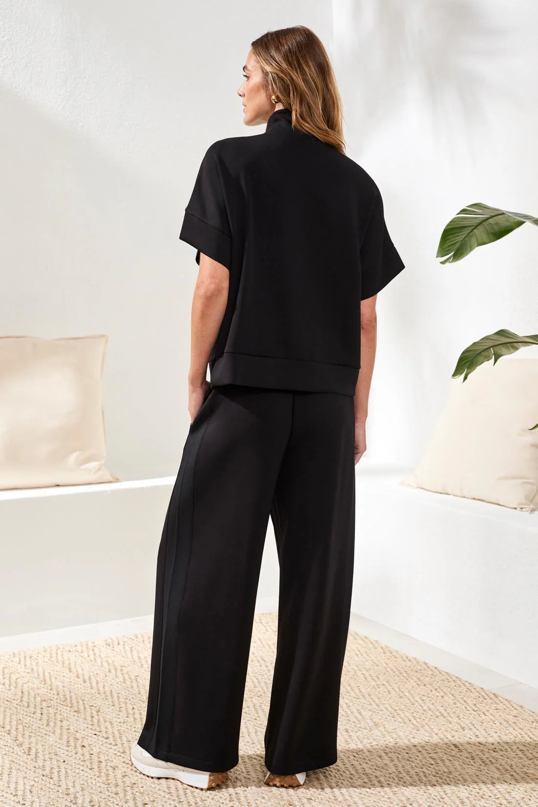 TECHNO LUX MOCK NECK ZIP TOP-BLACK