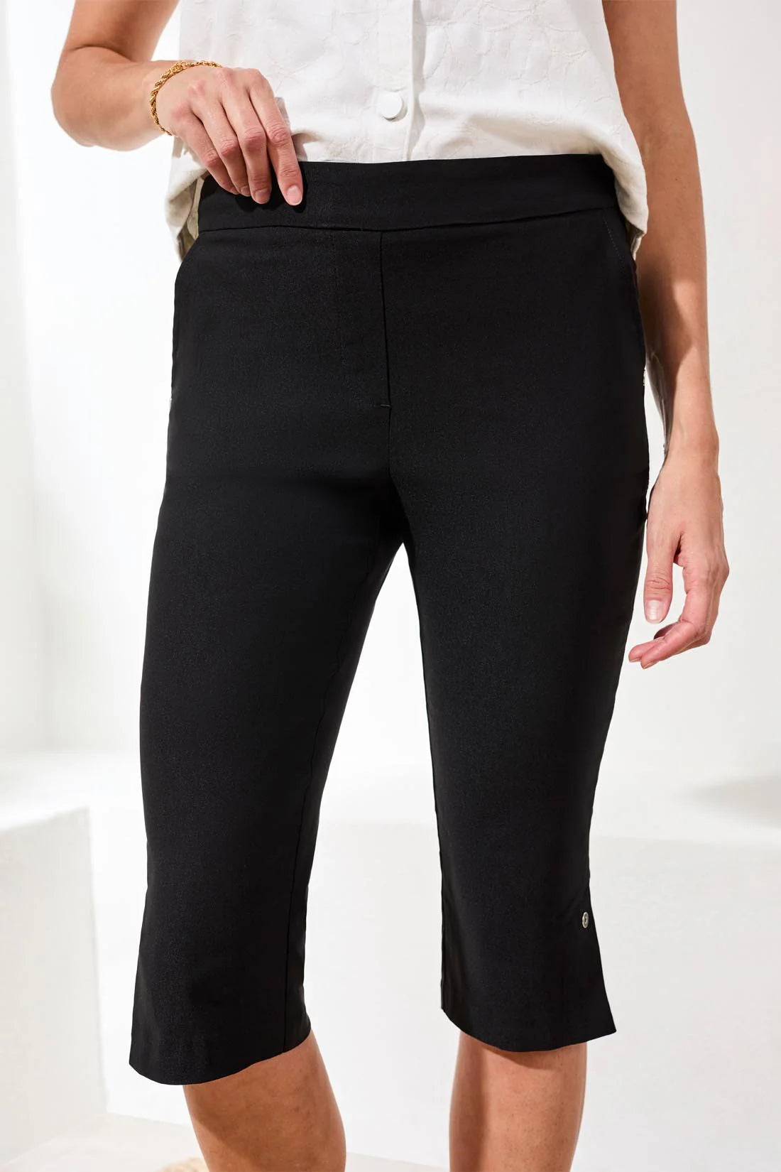 SLIM LEG CAPRIS-BLACK