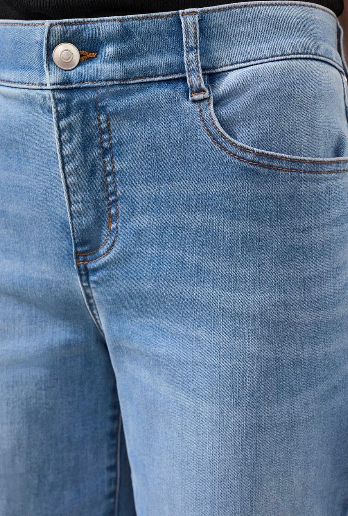 Audrey Hugging Wide Crop Jeans