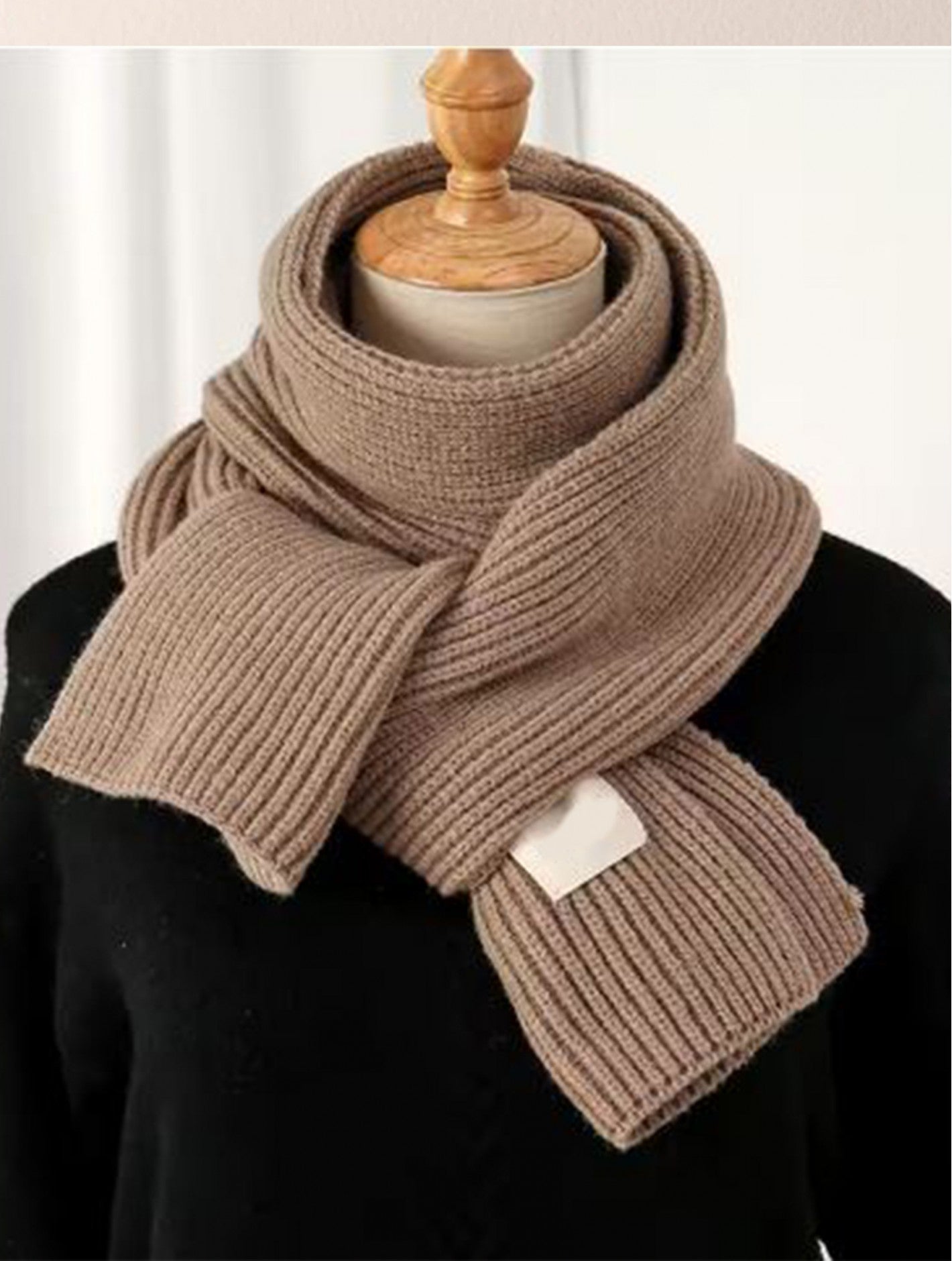 Knitted scarf-Beige
