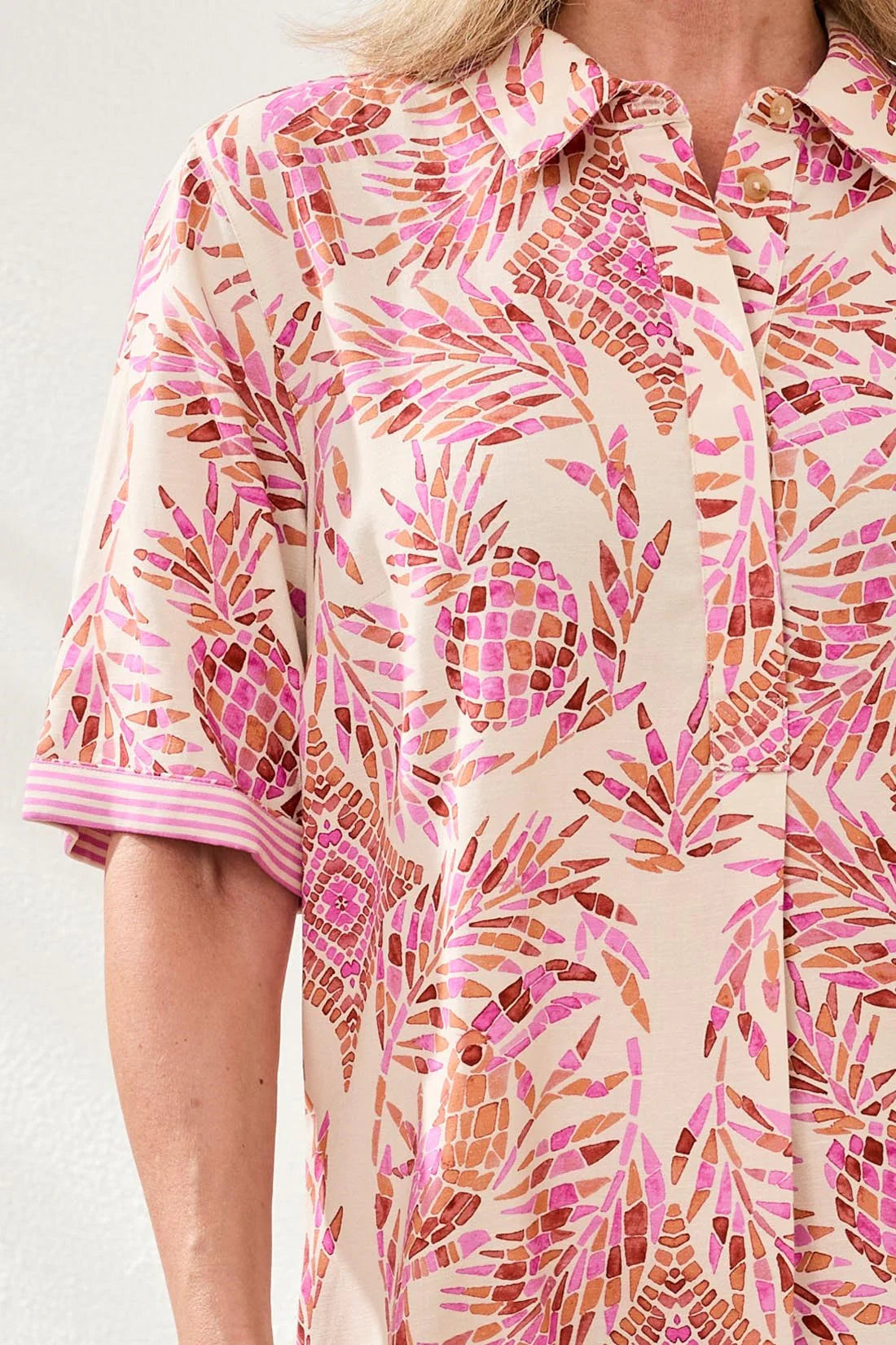 SHORT SLEEVE COLLARED SHIFT DRESS