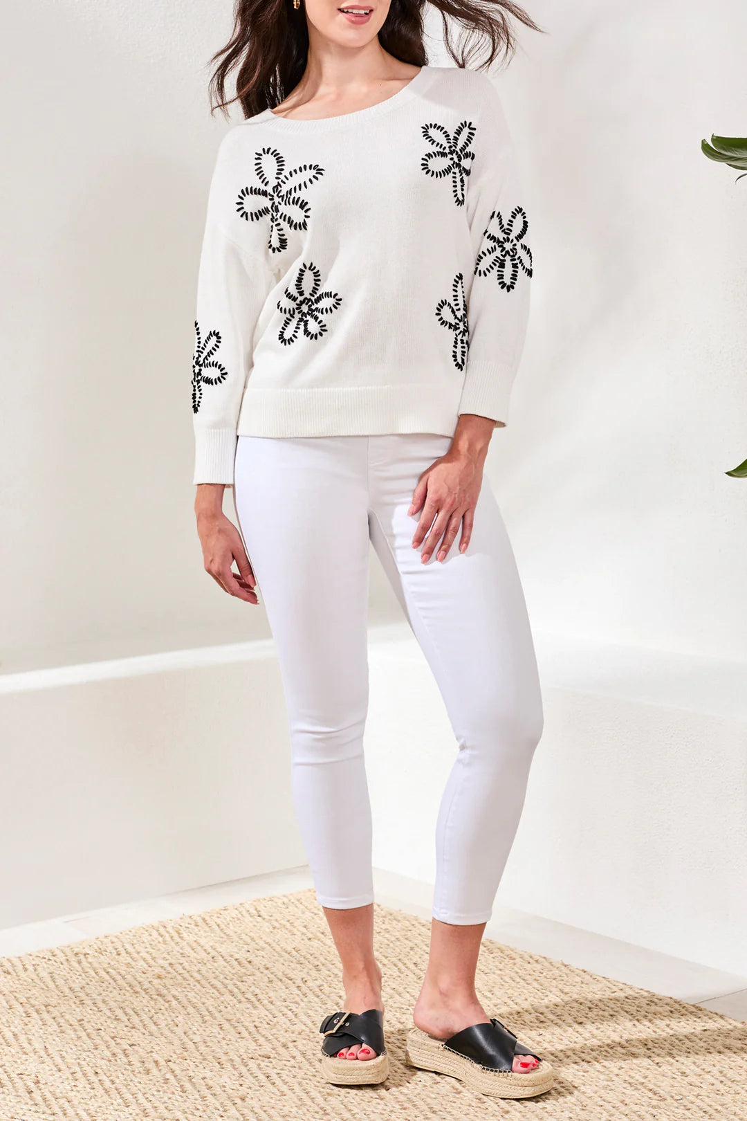 CREW NECK SWEATER/FLOWERS
