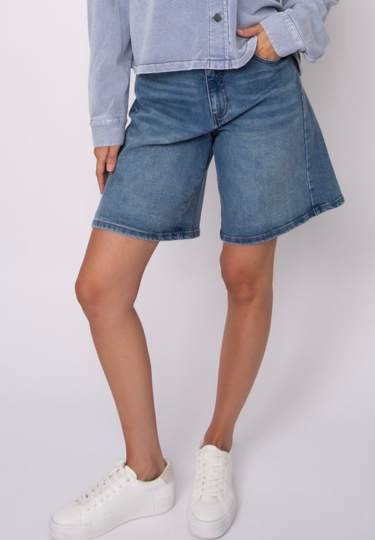 Jen Stretch Short
