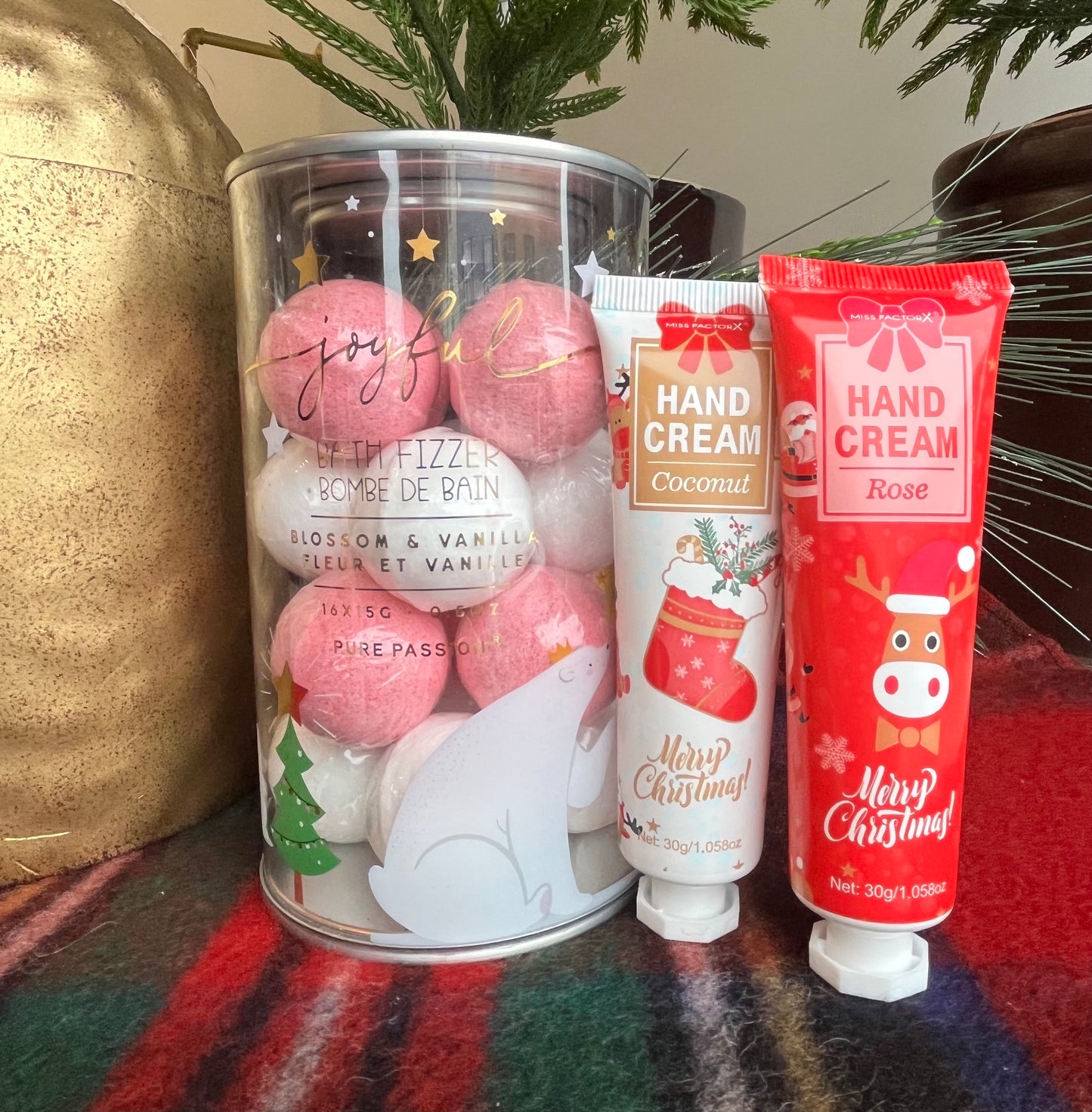 16 Mini Bathfizzers & 2 Mini HandCream Set