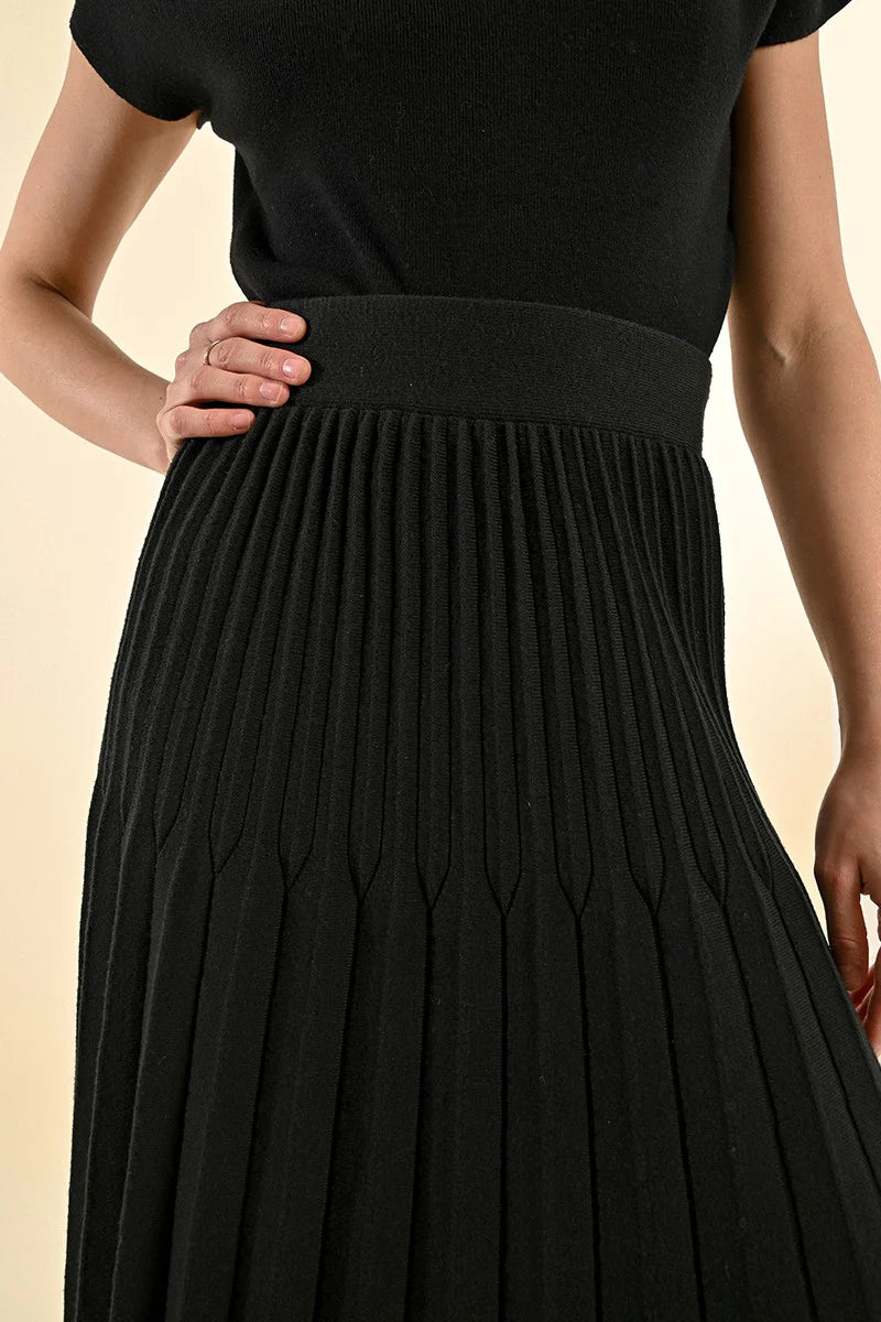 Pleated Midi Skirt-Black(final sale)