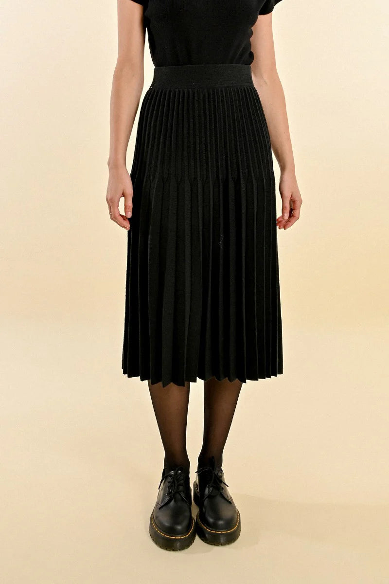 Pleated Midi Skirt-Black(final sale)