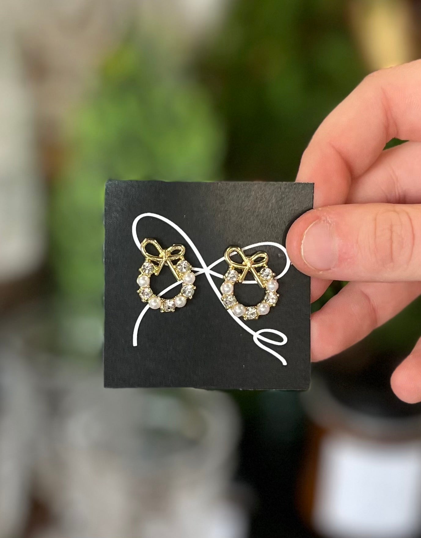 Bow/Pearl Mini Wreath Earrings