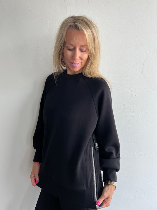 Penela Scuba Pullover/Side Zipper-Black